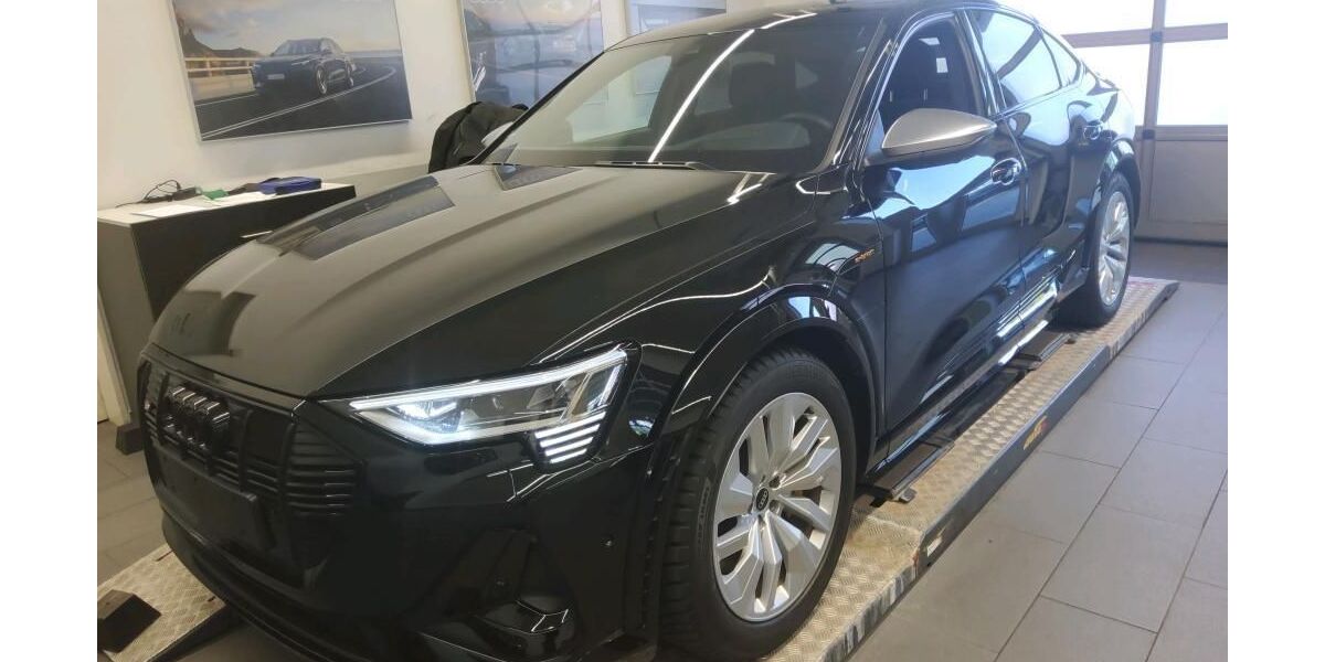Audi e-tron 40.392 km 40.936 &euro; Hagen 58091