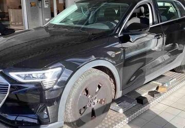 Audi e-tron 13.598 km 31.450 &euro; Hagen 58091